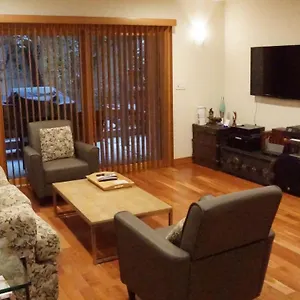  Holiday home Luxury 1 Bedroom Unit-walk To Beach -baby Friendly