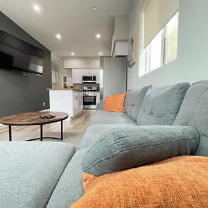  Holiday home 4br Townhouse In Mid City -cr1